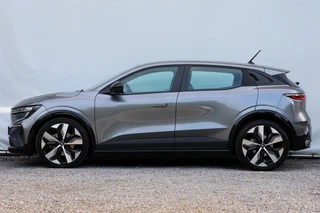 Renault Megane E-Tech – thumbnail 3