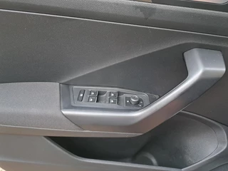Volkswagen T-Roc – thumbnail 23