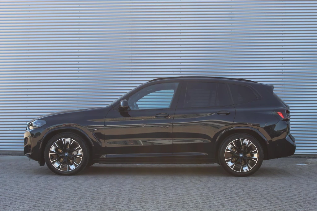 BMW iX3 – foto 3