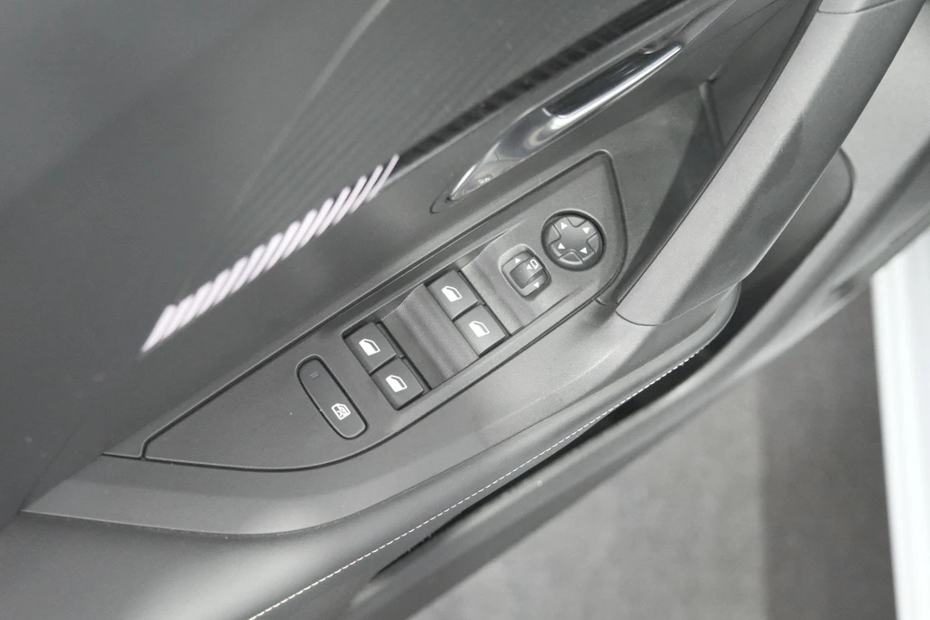 Peugeot e-2008 – foto 29