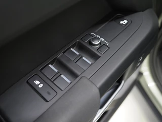 Land Rover Defender – thumbnail 19