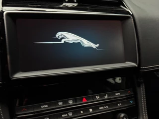 Jaguar F-PACE – thumbnail 32