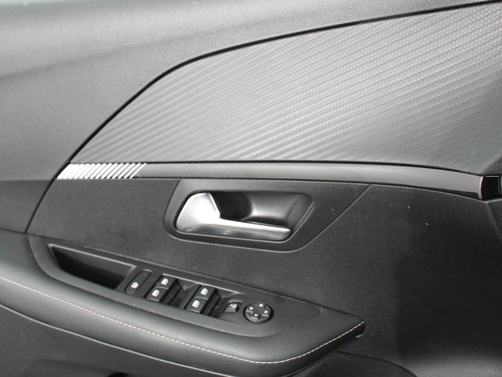 Peugeot e-208 – foto 10