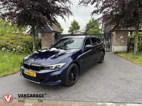 BMW 3-serie Touring 320e | Nieuw Model | Camera | Zwarte Hemel | NL-Auto | Cruise control adaptief met Stop&Go |