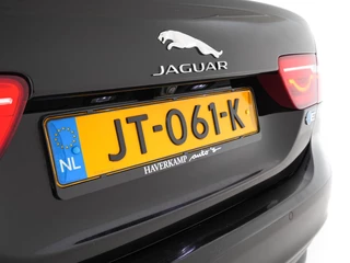 Jaguar XE – thumbnail 23