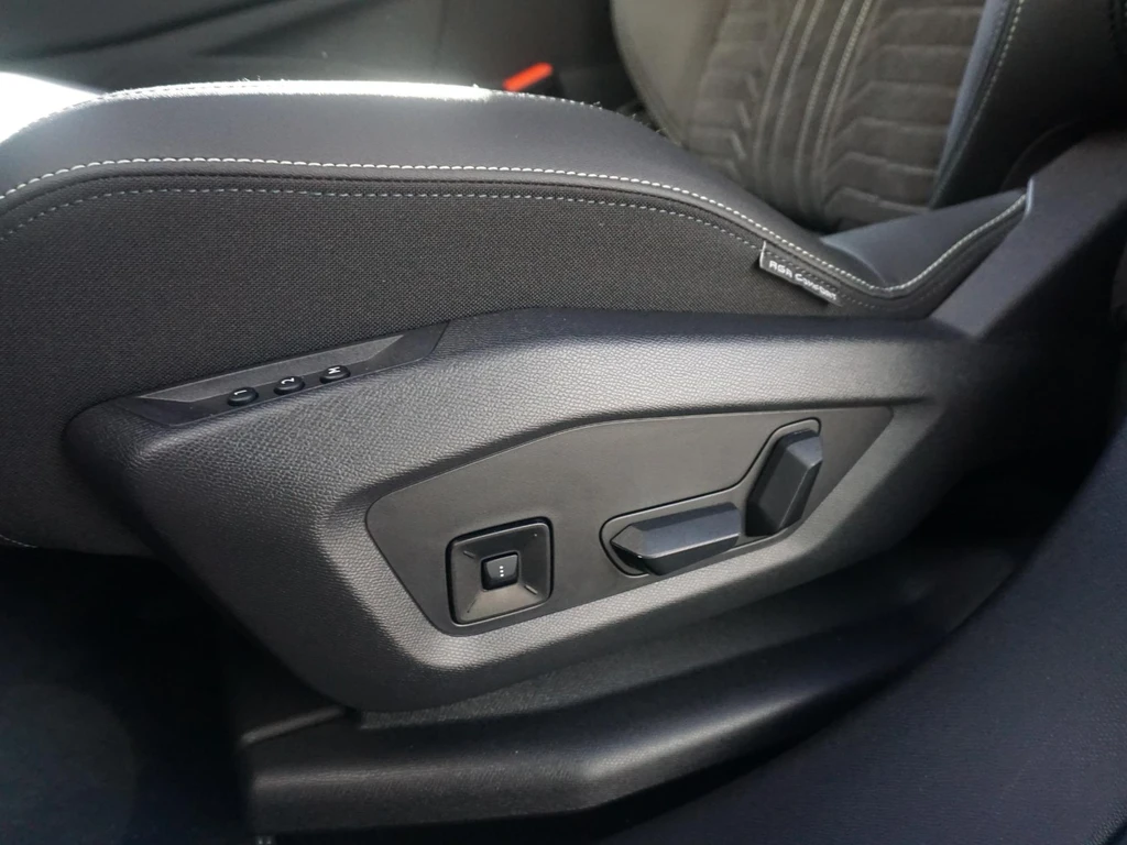 Peugeot e-5008 – foto 11