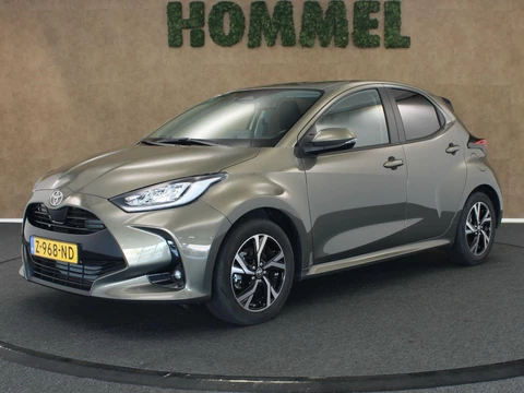 Toyota Yaris 1.5 Hybrid 115 First Edition - ORIGINEEL NEDERLANDSE AUTO - AUTOMATISCHE AIRCO - KEYLESS ENTRY/START - APPLE CARPLAY/ANDROID AUTO - NAVIGATIESYSTEEM FULL-MAP - CRUISE CONTROL ADAPTIEF - EXTRA GETINT GLAS ACHTER - LED KOPLAMPEN