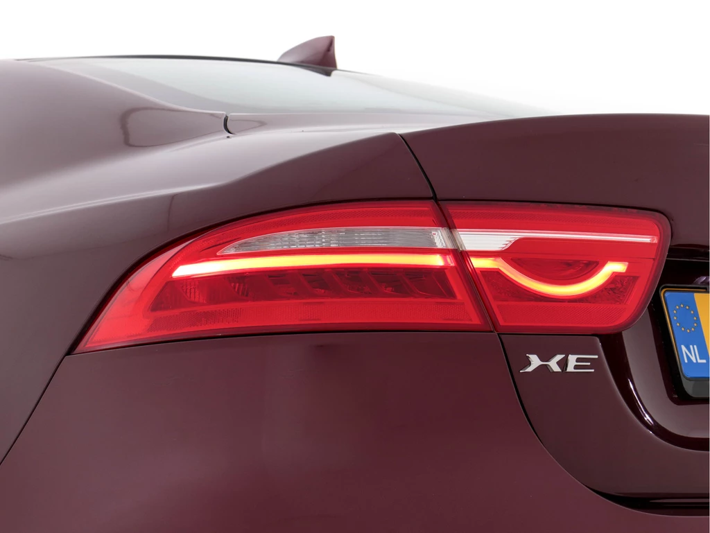 Jaguar XE – foto 27