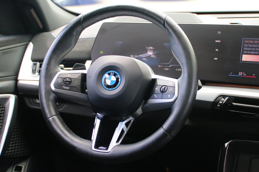 BMW iX2 – foto 11
