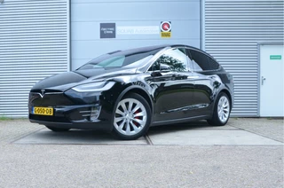 Tesla Model X – thumbnail 1