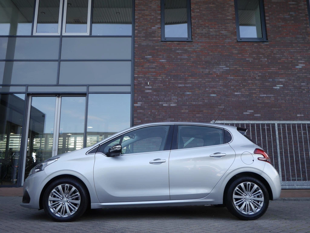 Peugeot 208 – foto 1