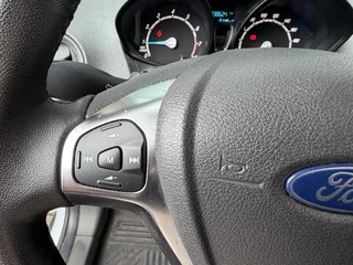 Ford Transit Courier – thumbnail 26
