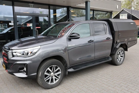 Toyota Hilux 2.4 D-4D DUBBEL CABINE BE TREKKER LIMITED A/T VAN 5 ZITS VAN