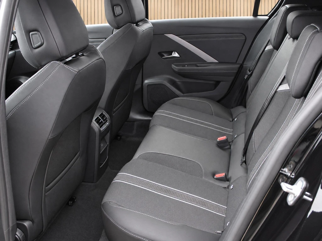 Opel Astra – foto 21