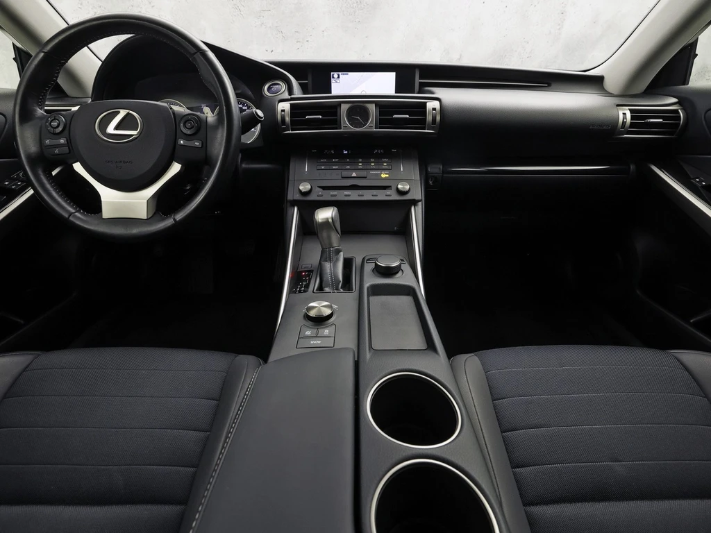 Lexus IS – foto 8
