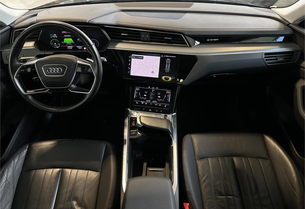 Audi e-tron – foto 12