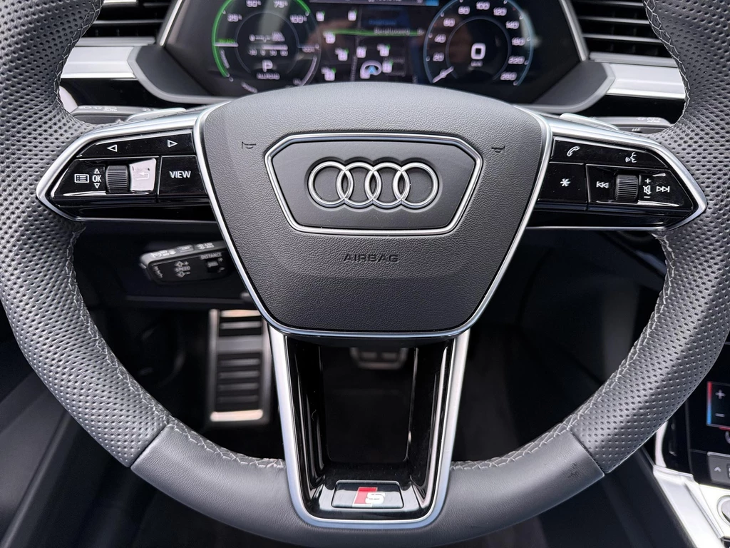 Audi Q8 e-tron – foto 16