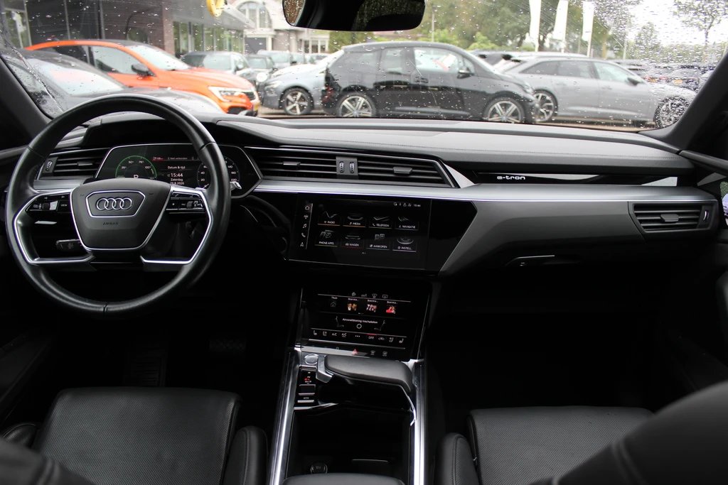 Audi e-tron – foto 11