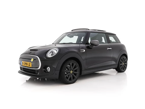 MINI Electric Yours 33 kWh [ 3-Fase-11kW ] {SoH-97%} (INCL-BTW) Aut. *HEATPUMP | PANO | LEATHER | DIGI-COCKPIT | HEAD-UP | FULL-LED | NAVI-FULLMAP | HEATED-SPORTSEATS | DAB | CRUISE | HARMAN/KARDON | CAMERA | KEYLESS | AMBIENTLIGHT | 17"ALU*