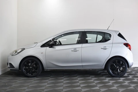 Opel Corsa 1.4-16V Black Edition