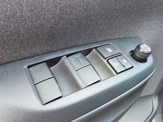 Toyota Yaris – thumbnail 33