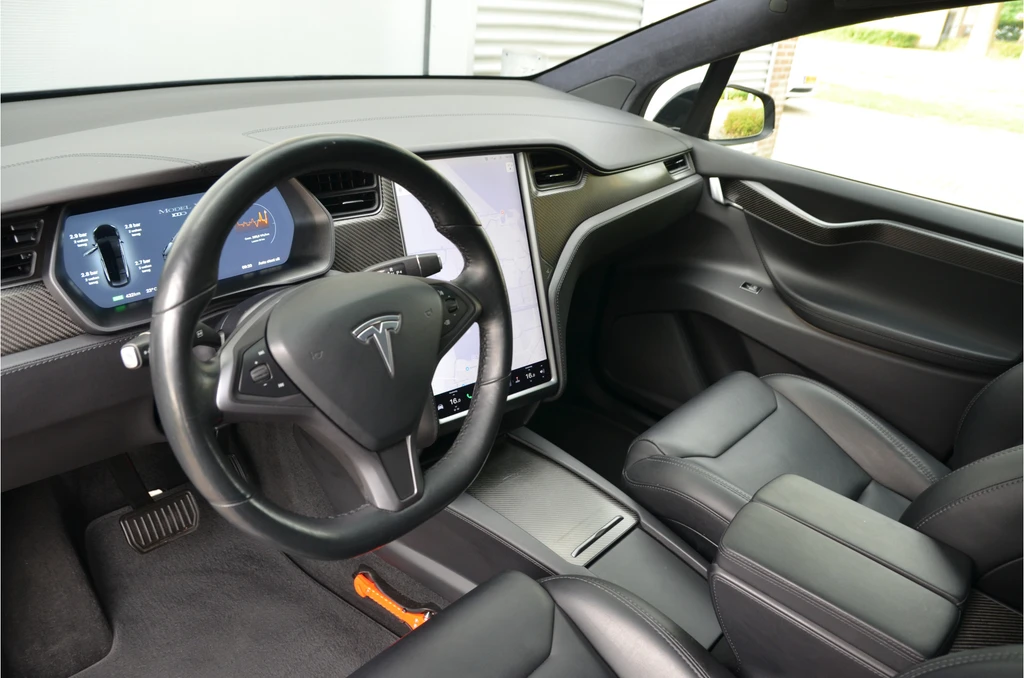 Tesla Model X – foto 11