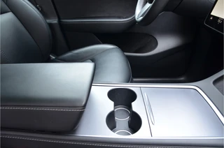 Tesla Model Y – thumbnail 8