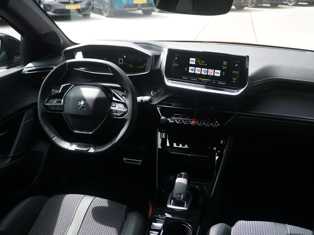 Peugeot 208 – foto 11