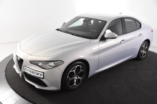 Alfa Romeo Giulia – thumbnail 2