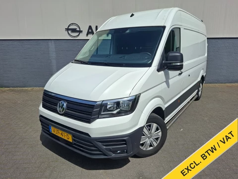 Volkswagen Crafter 35 2.0TDI L3H3 3-Persoons Camera Navi Cruise Control Voorruitverwarming Pdc DAB+ Bluetooth Airco Highline Betonplex vloer Wandbetimmering Schuifdeur Regen-Lichtsensor 2.500KG Trekgewicht Origineel Nederlandse Auto