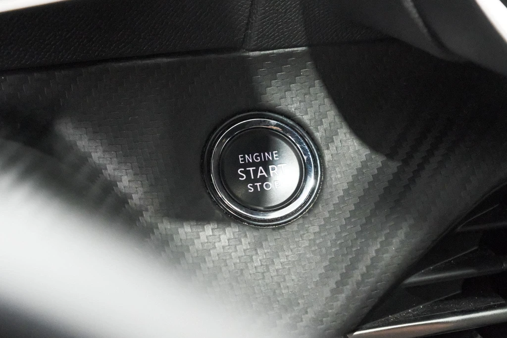 Peugeot e-208 – foto 38