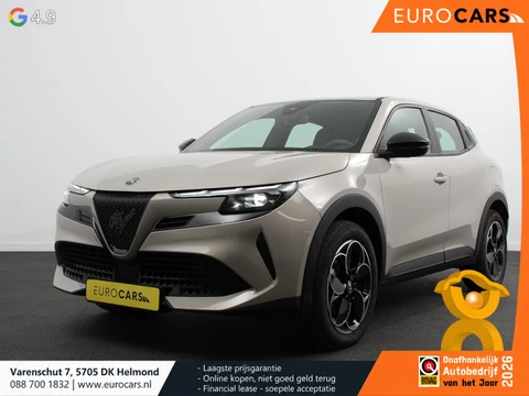 Alfa Romeo Junior Elettrica Automaat 156PK DEMO ! Adaptieve Cruise Control LMV 18 inch Full Led Matrix Parkeer sensoren Navigatie Apple Carplay / Android auto Climate Control