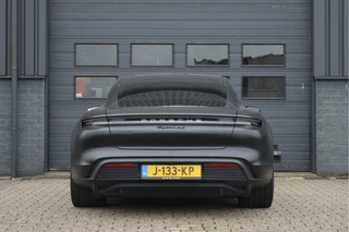 Porsche Taycan – thumbnail 3