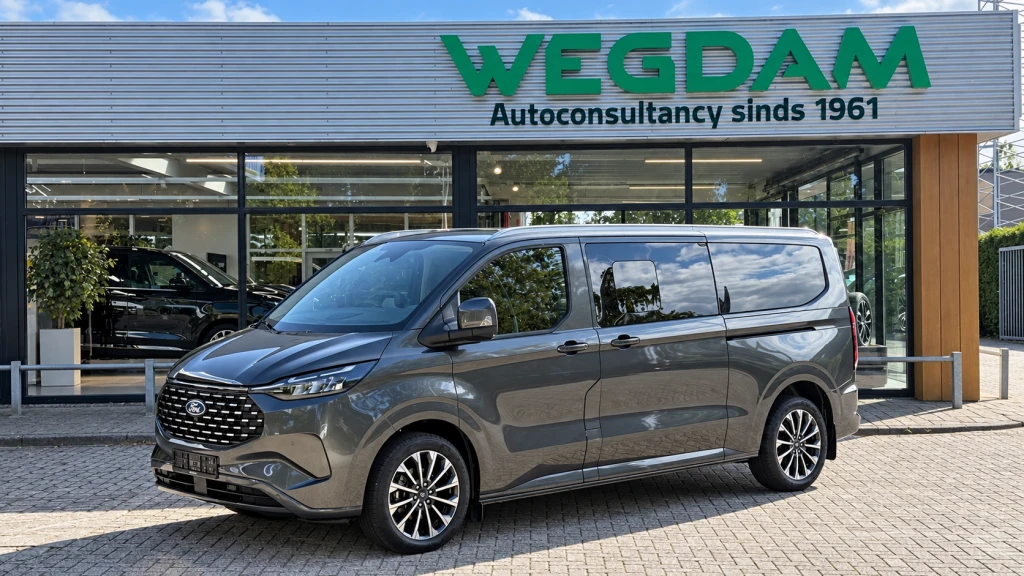 Ford Tourneo Custom – foto 1