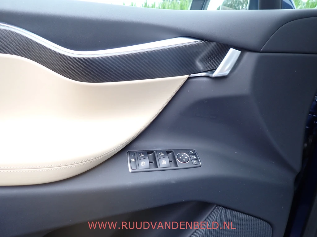 Tesla Model X – foto 30