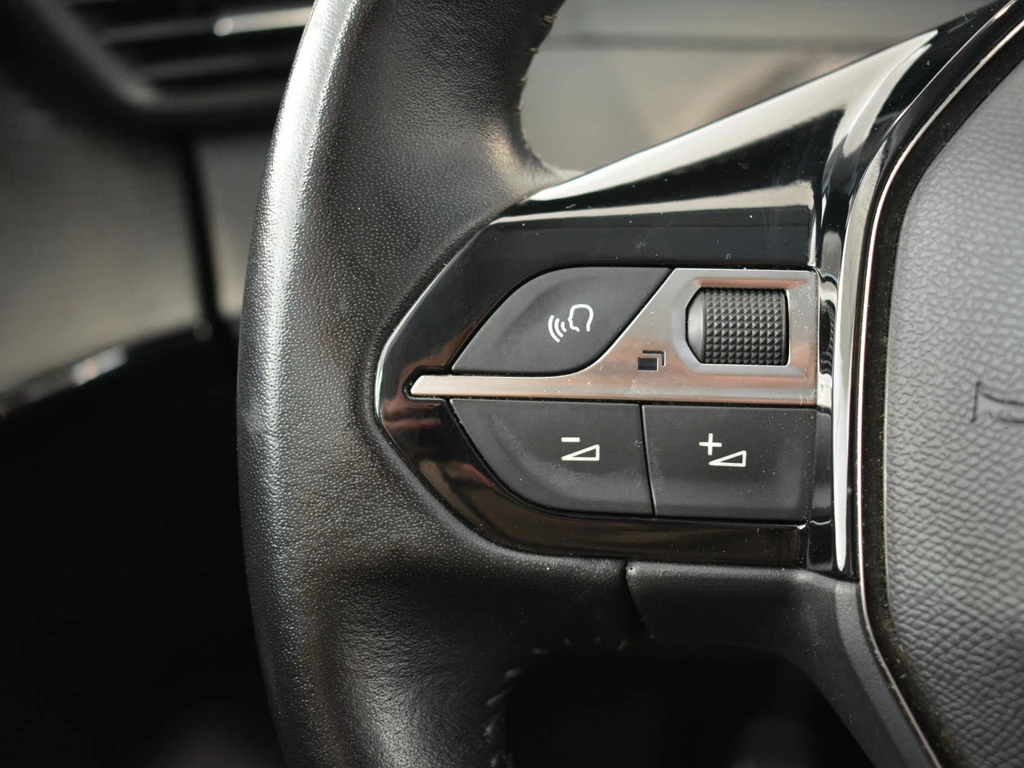 Peugeot 208 – foto 14