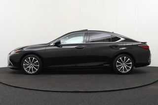 Lexus ES – thumbnail 2