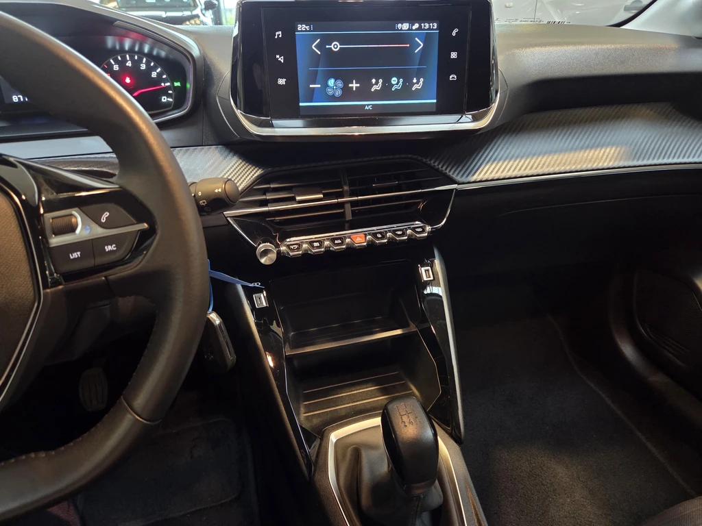 Peugeot 208 – foto 30