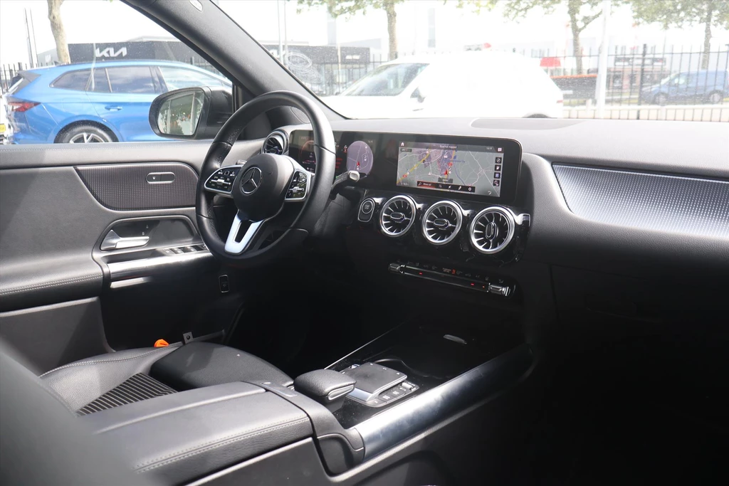 Mercedes-Benz EQA – foto 8