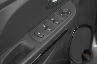 Renault Clio – thumbnail 25
