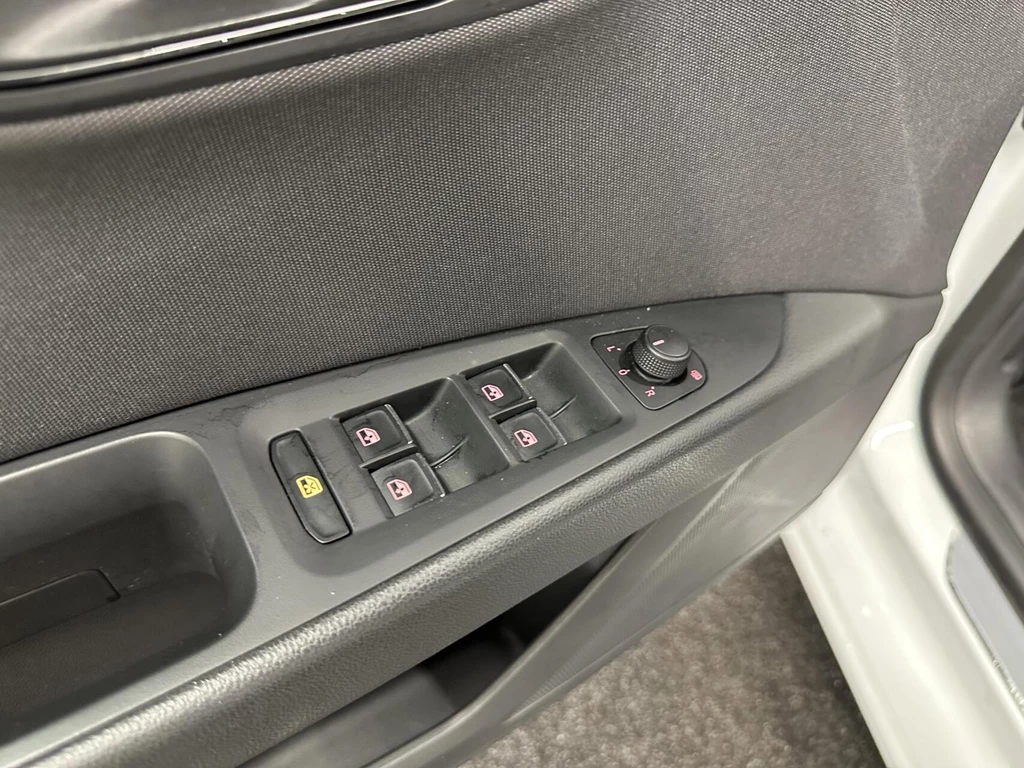 SEAT Leon – foto 16