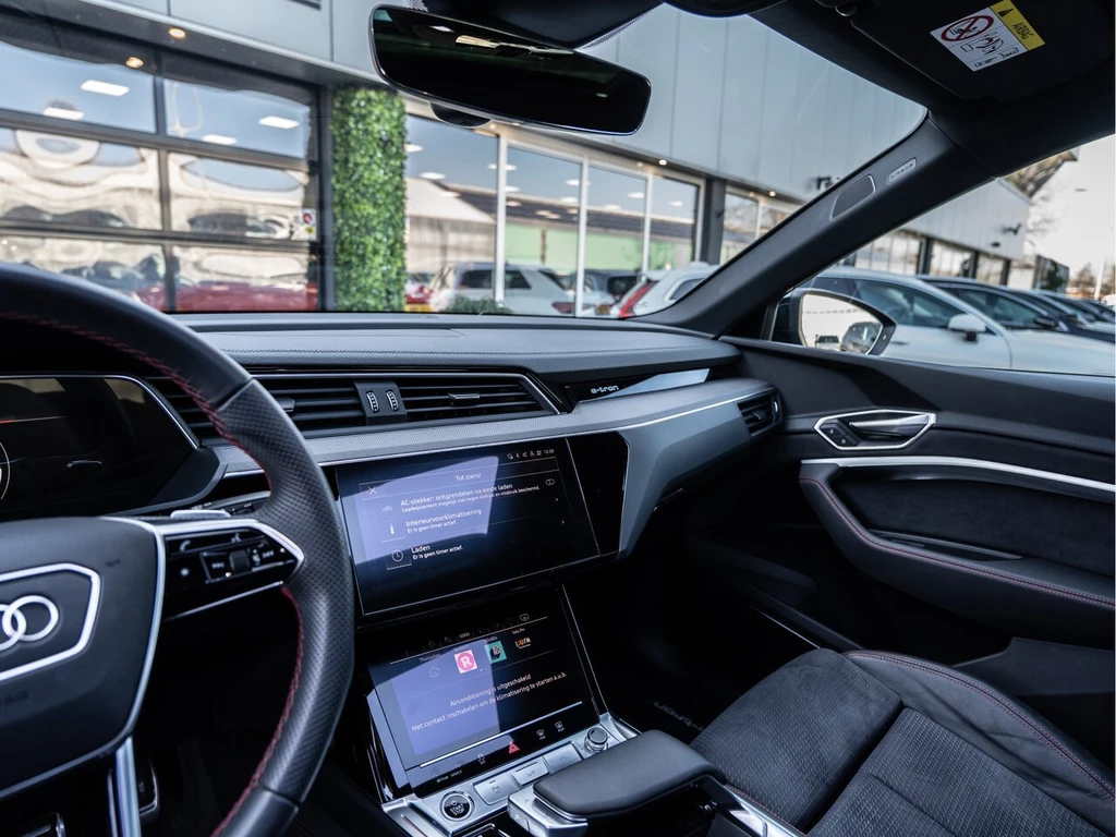 Audi Q8 Sportback e-tron – foto 10