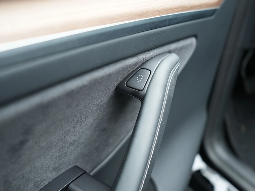 Tesla Model Y – foto 25
