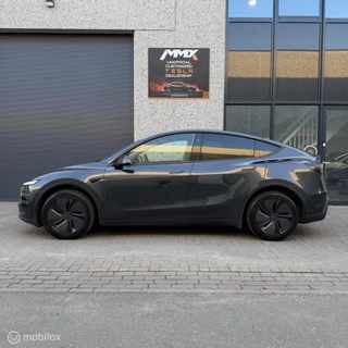 Tesla Model Y – thumbnail 2