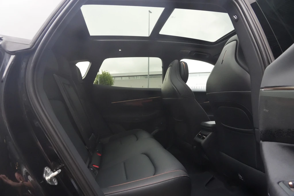 Lynk & Co 08 – foto 26