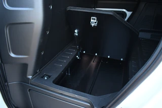Land Rover Defender – thumbnail 51