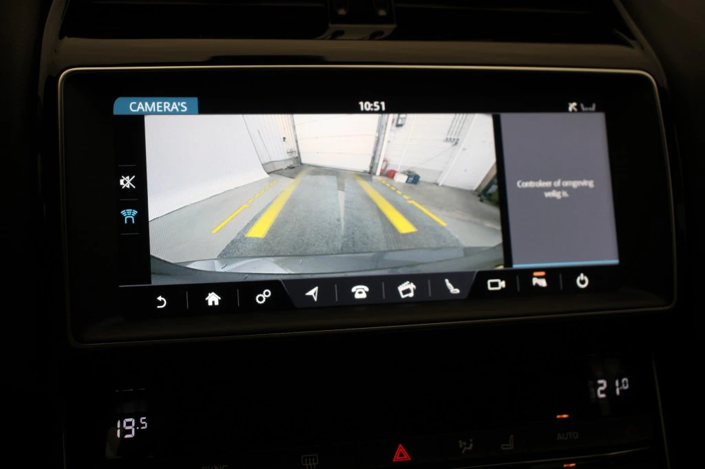 Jaguar XE – foto 14