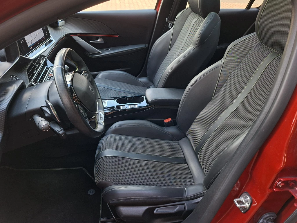 Peugeot 208 – foto 19
