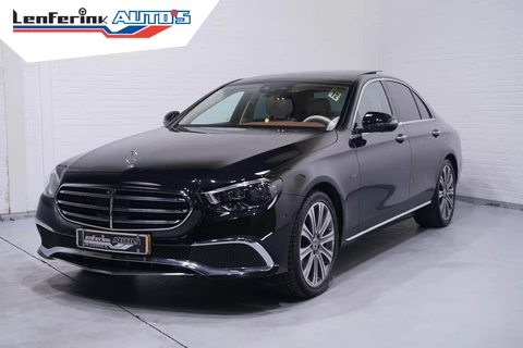 Mercedes-Benz E-klasse 300 e Exclusive Line NAP Luchtvering Burmester Panodak Designo interieur Led Matrix