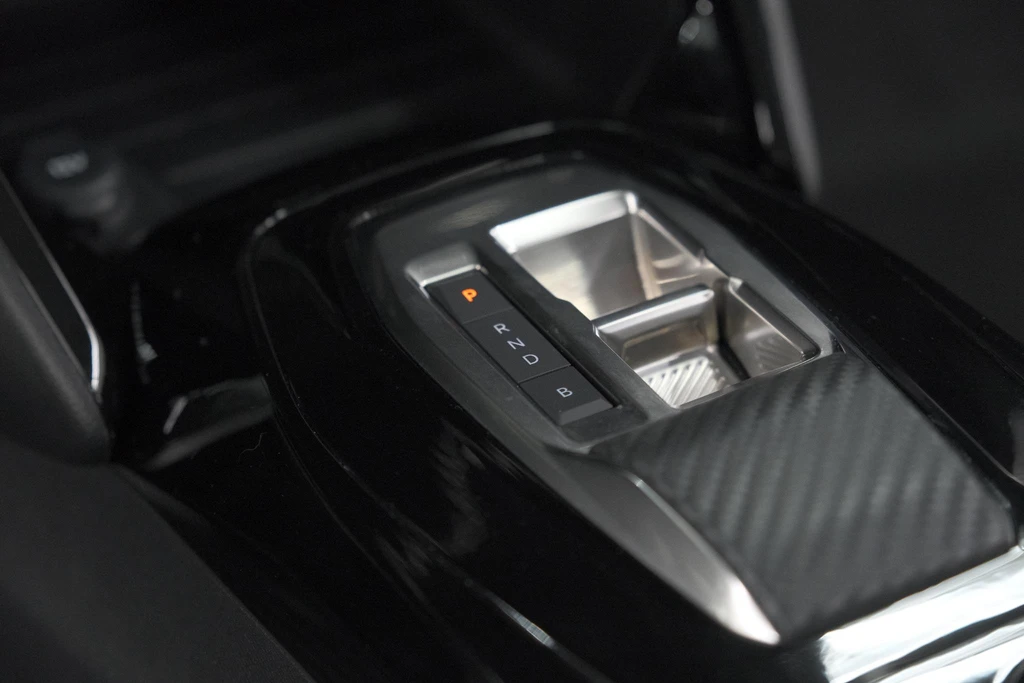 Peugeot e-208 – foto 48